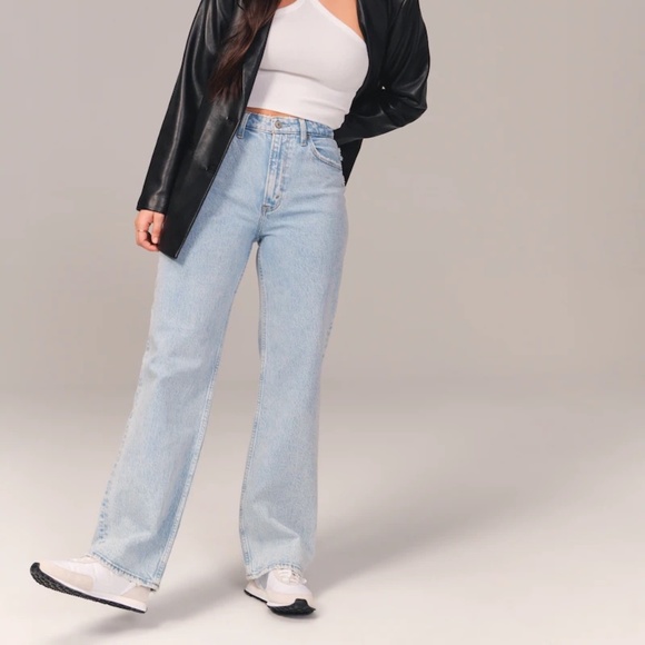 Abercrombie & Fitch Denim - Abercrombie and Fitch  - The ‘90s Relaxed Jean High Rise